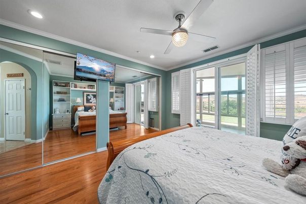 Bedroom, Interior, Recessed Lighting, Wood Texture Flooring