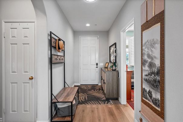 Interior, Recessed Lighting, Wood Texture Flooring