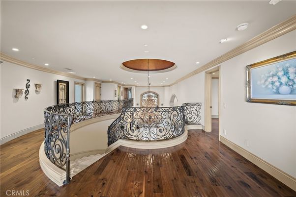 Interior, Pendant Lights, Recessed Lighting, Wood Texture Flooring