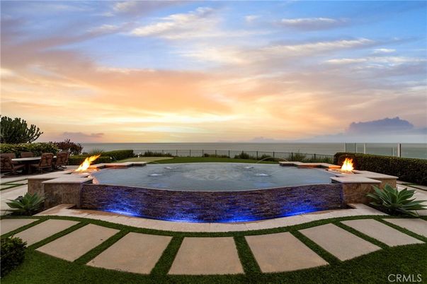 Exterior, Hot Tub, Pool, Water