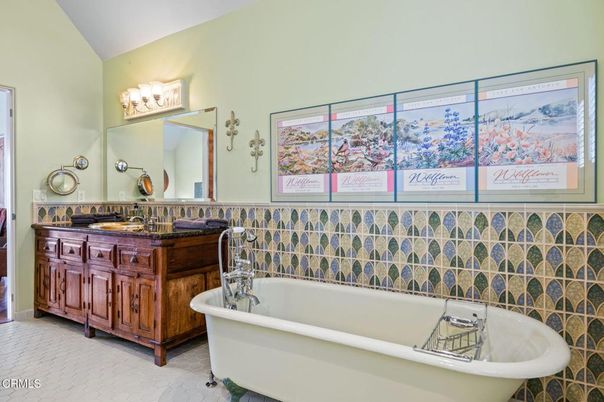 Bathroom, Free Standing Baths, Interior