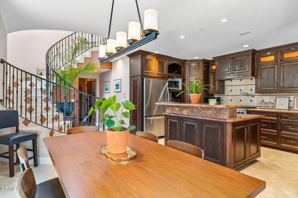 Dining room, Interior, Kitchen, Recessed Lighting, Stainless Steel Appliances