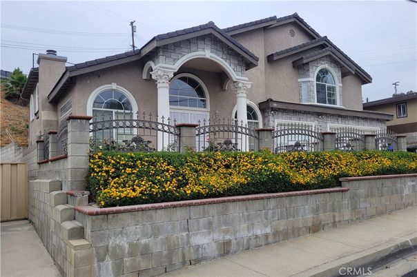 Exterior, Facade, Mediterranean