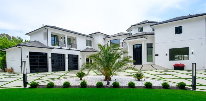 Attached, Exterior, Facade, Farmhouse