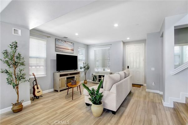 Interior, Living room, Recessed Lighting, Wood Texture Flooring