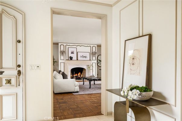Fireplace, Interior, Living room