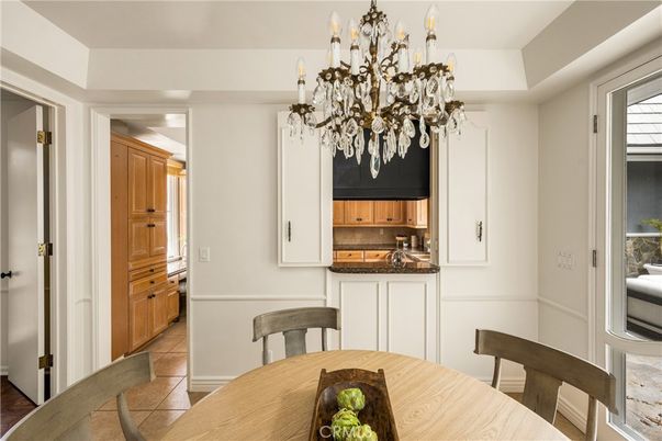 Chandelier, Dining room, Interior, Kitchen