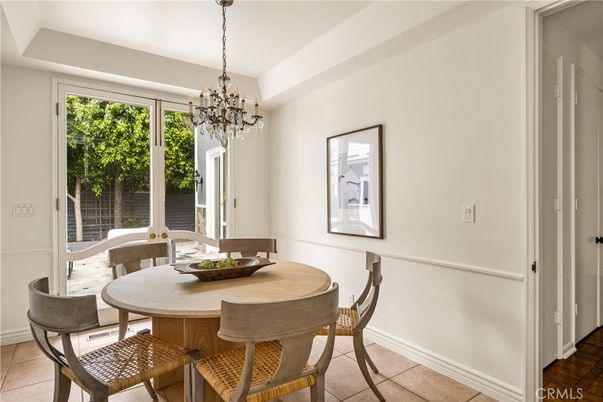 Chandelier, Dining room, Interior