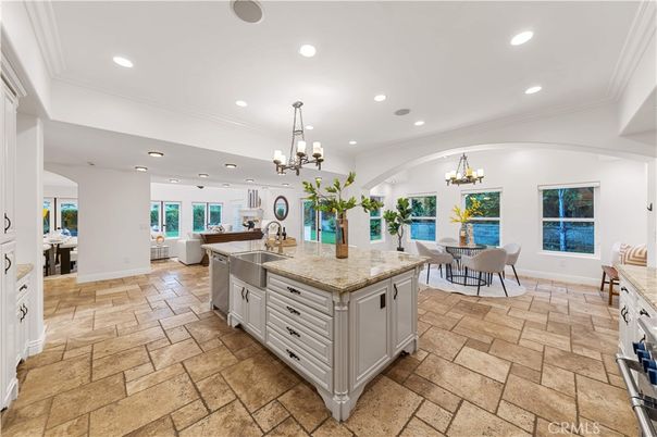 Chandelier, Dining room, Interior, Kitchen, Recessed Lighting, Stainless Steel Appliances