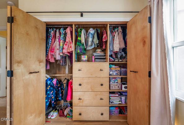 Interior, Walk-in Closets, Wood Texture Flooring