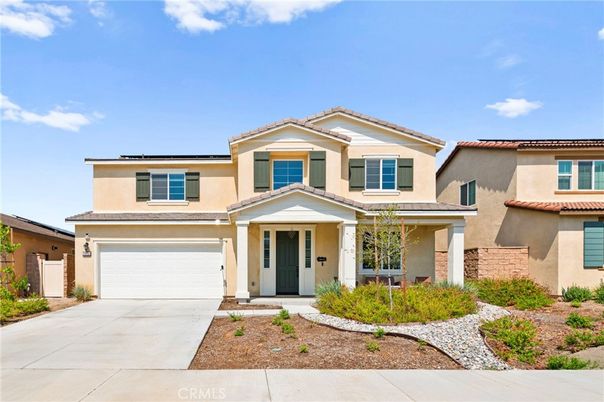 Attached, Exterior, Facade, Mediterranean