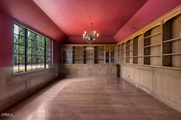 Chandelier, Empty room, Interior, Wood Texture Flooring