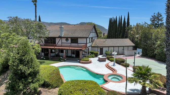 Exterior, Pool