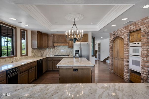 Chandelier, Interior, Kitchen, Recessed Lighting, Stone Walls, Wood Texture Flooring