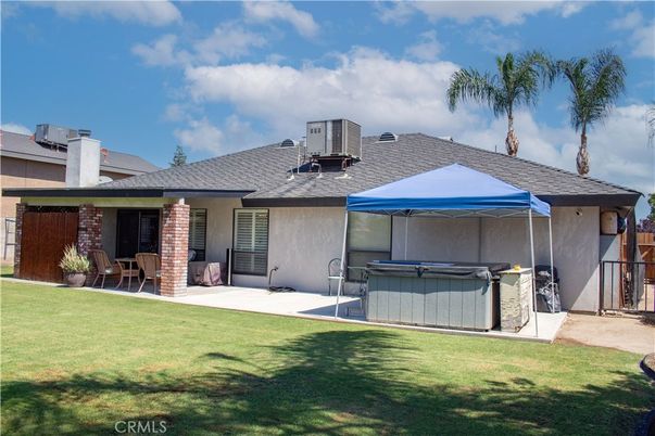 Backyard, Exterior, Hot Tub