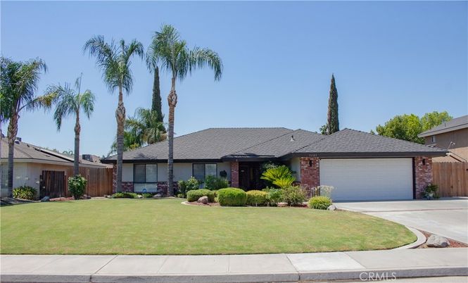 Attached, Exterior, Facade, Brick Facade, Ranch