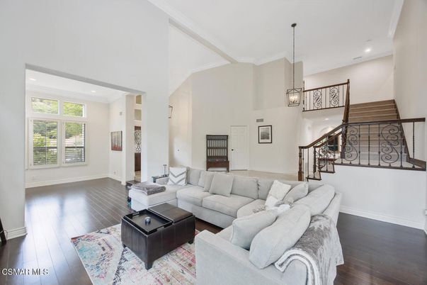 Interior, Living room, Pendant Lights, Recessed Lighting, Wood Texture Flooring