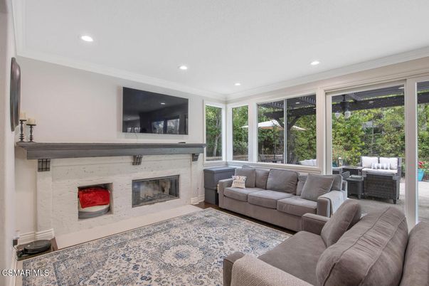 Fireplace, Interior, Living room, Recessed Lighting