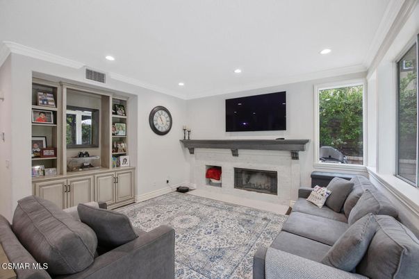 Fireplace, Interior, Living room, Recessed Lighting