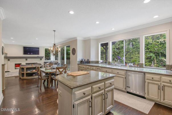 Chandelier, Dining room, Interior, Kitchen, Recessed Lighting, Wood Texture Flooring