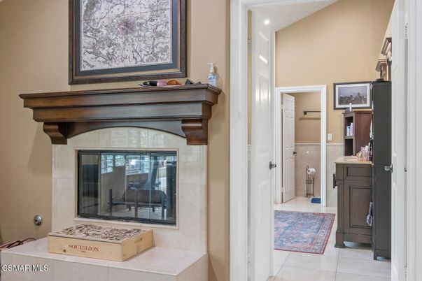 Bathroom, Interior, Piano, Recessed Lighting