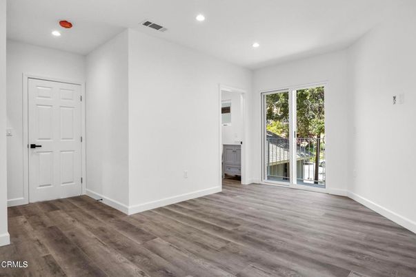 Empty room, Interior, Recessed Lighting, Wood Texture Flooring