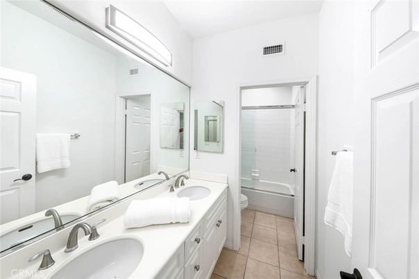 Bathroom, Dual Sink Vanities, Interior