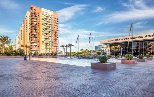 Exterior, Facade, Pool, Condo Building