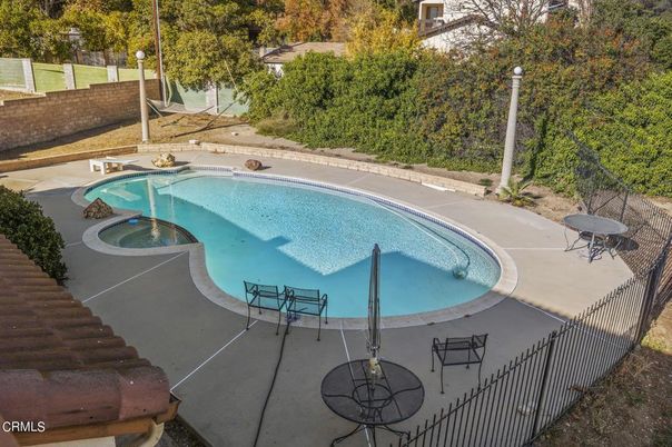 Exterior, Pool