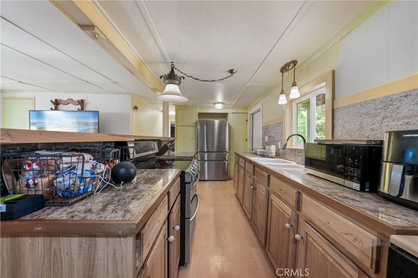 Interior, Kitchen, Pendant Lights, Wood Texture Flooring