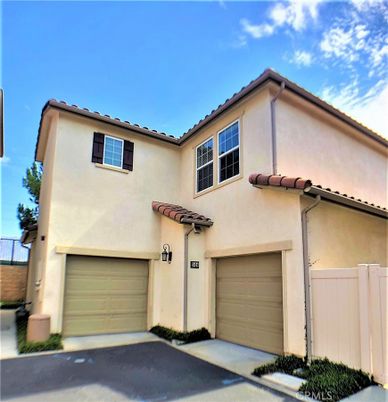 Attached, Exterior, Facade, Mediterranean
