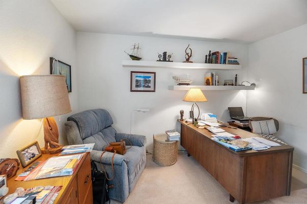 Home Office, Interior