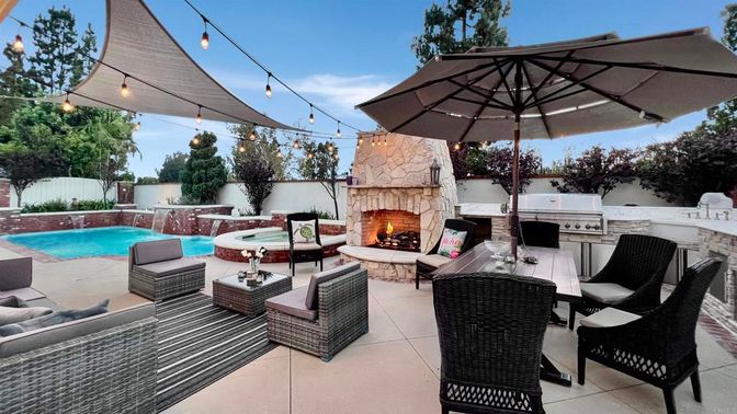 Exterior, Fireplace, Pool