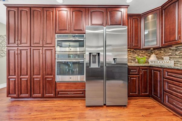 Interior, Kitchen, Stainless Steel Appliances, Wood Texture Flooring