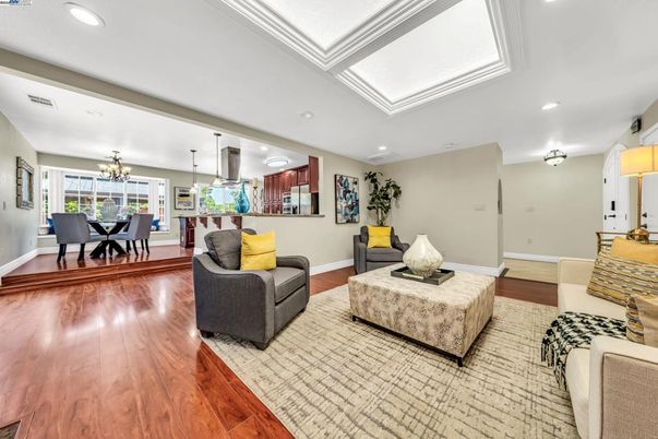 Chandelier, Dining room, Interior, Living room, Recessed Lighting, Wood Texture Flooring