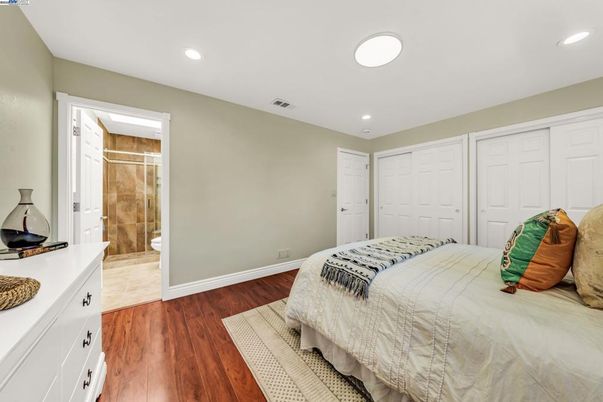 Bedroom, Interior, Recessed Lighting, Wood Texture Flooring