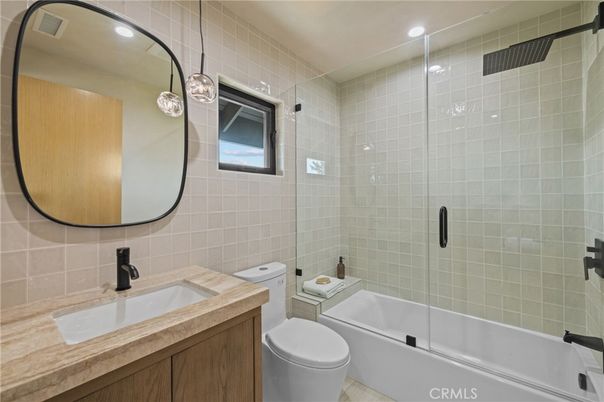 Bathroom, Glass Shower, Interior, Pendant Lights, Recessed Lighting