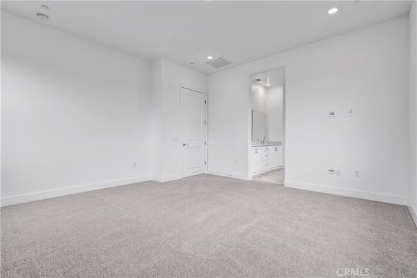 Empty room, Interior, Recessed Lighting