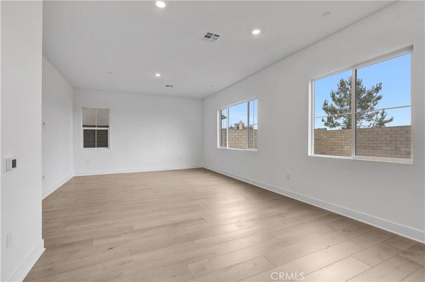 Empty room, Interior, Recessed Lighting, Wood Texture Flooring