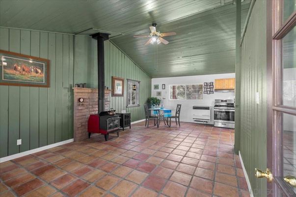 Dining room, Fireplace, Interior