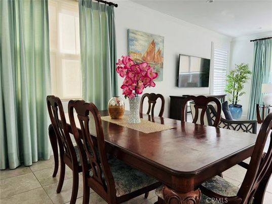Dining room, Interior