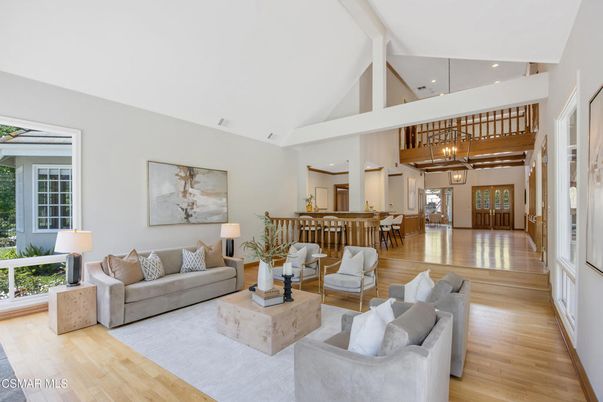 Dining room, Interior, Living room, Pendant Lights, Recessed Lighting, Wood Texture Flooring