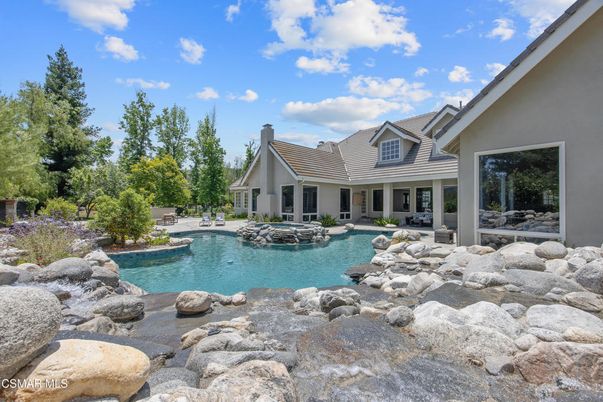 Exterior, Pool