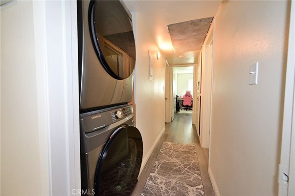 Interior, Utility Closets, Washer, Wood Texture Flooring