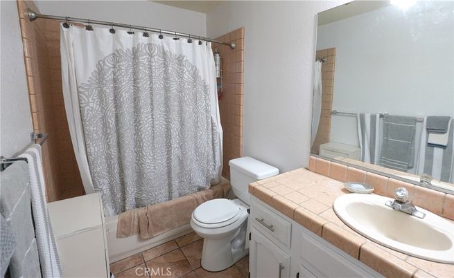 Bathroom, Interior, Tile Countertops