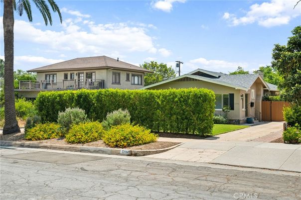 Exterior, Facade, Ranch