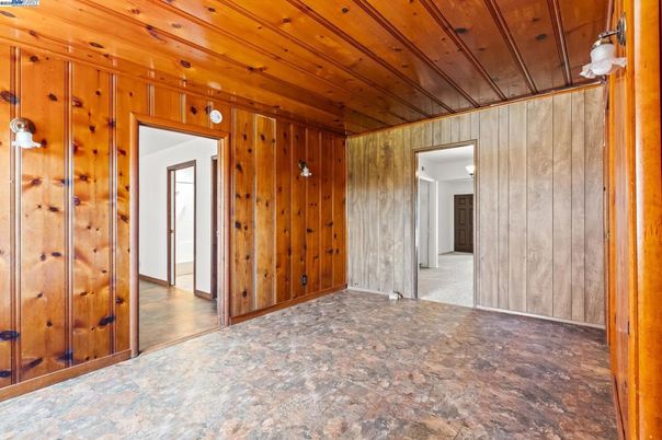 Empty room, Interior, Wooden Ceilings, Wooden Walls