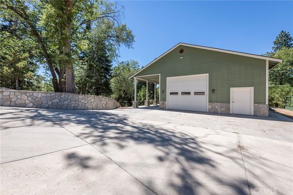 Detached Garage, Exterior