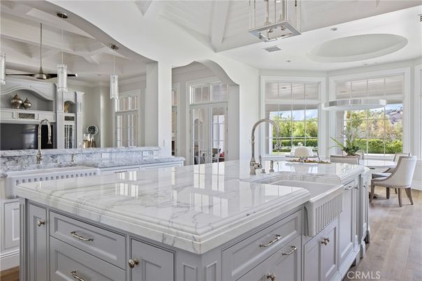 Dining room, Interior, Kitchen, Pendant Lights, Recessed Lighting, Wood Texture Flooring