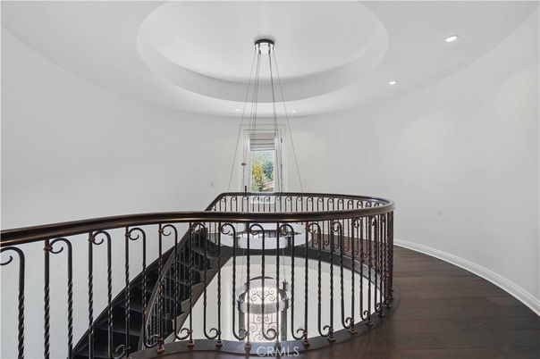 Interior, Pendant Lights, Recessed Lighting, Wood Texture Flooring